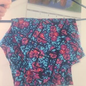 2 Pairs LULAROE Leggings